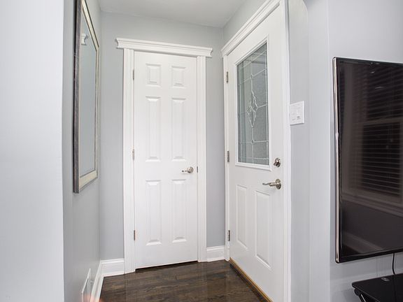 3rd image of 3618 Oak Park Ave
