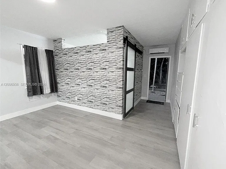1815 McKinley St #1 — Photo 1
