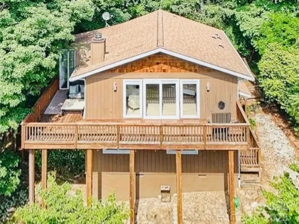 9009 Cebu Ct, Tega Cay, SC 29708