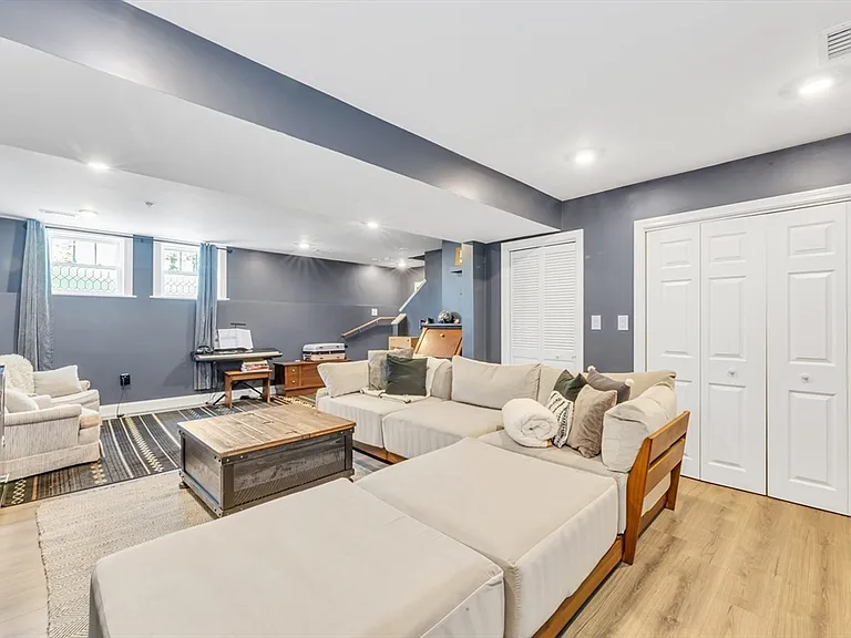 28 Baltimore St #5 — Photo 10