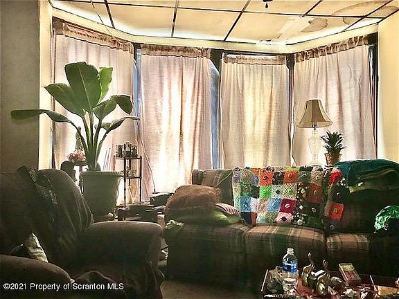 4th image of 100 Lacey St