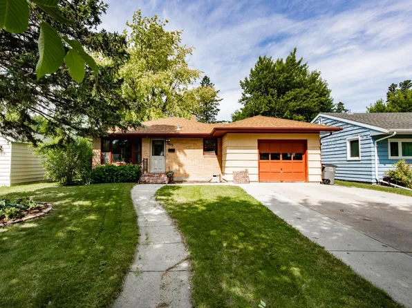 1015 14th St S, Moorhead, MN 56560