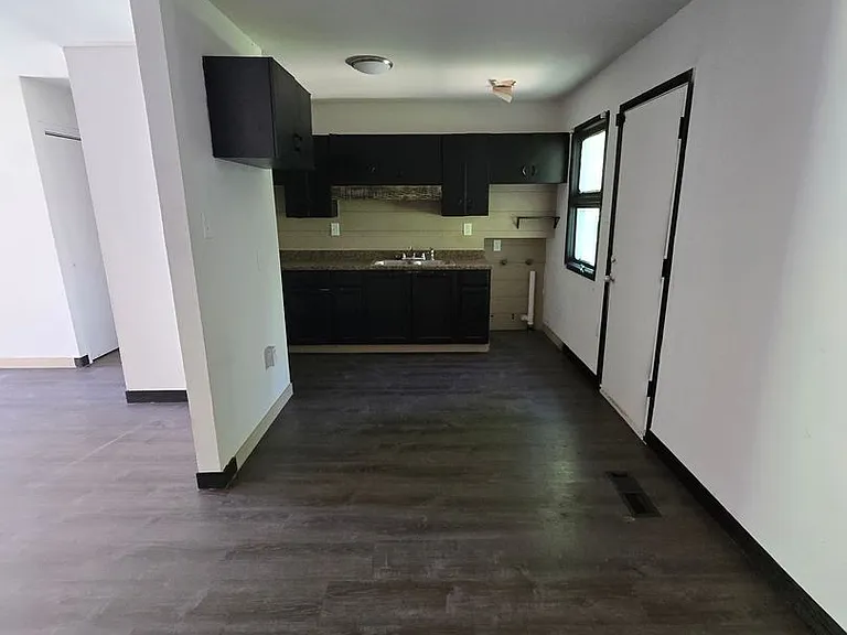 3317 SE Bryant St — Photo 6