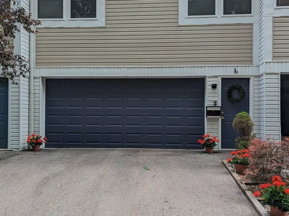 515 N Putnam St APT L, Williamston, MI 48895
