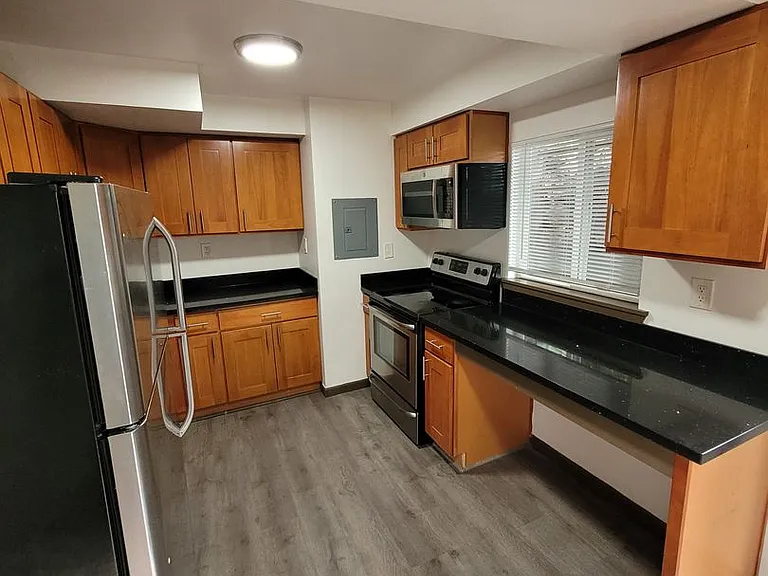 2350 Beacon Ave S — Photo 41