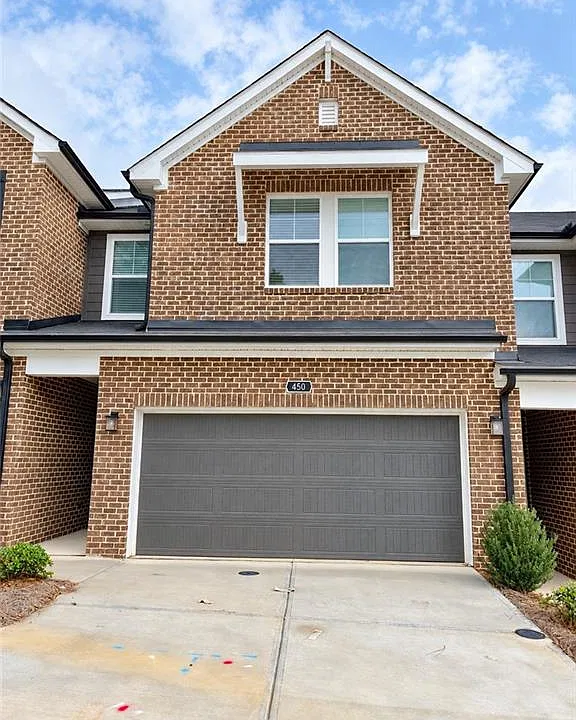 450 Laurelwood Ln