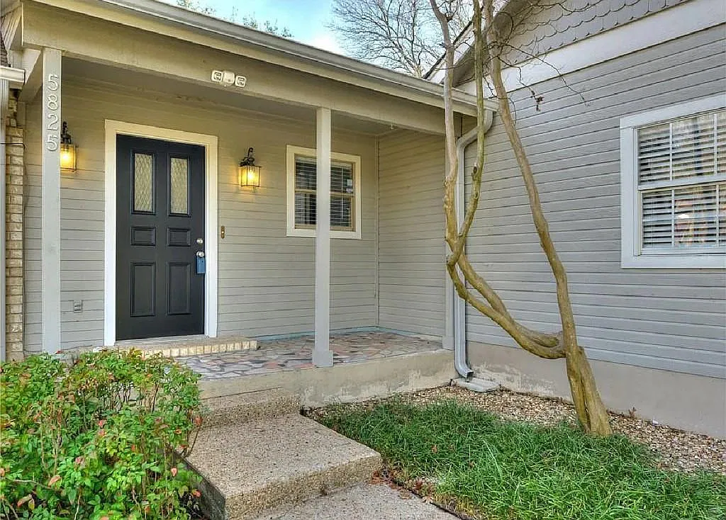 3 bed, 1842 sqft, $2,399 — Photo 2