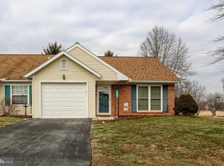 10 Fieldcrest Dr, Mechanicsburg, PA 17050