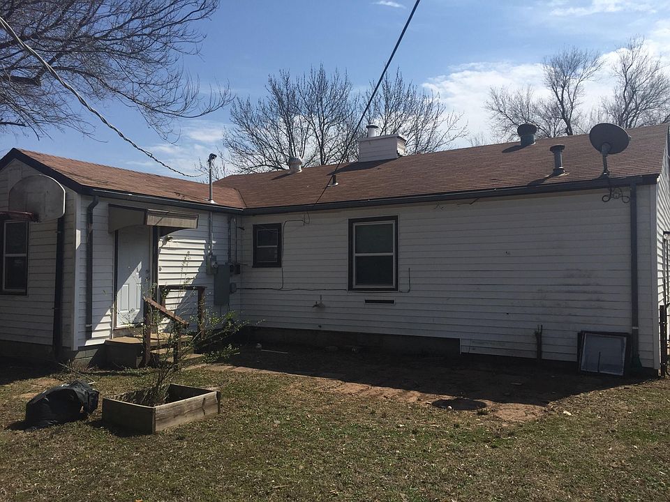2nd image of 4729 SE 23rd St
