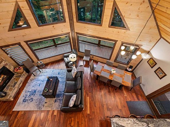 4th image of 12 Heights Overlook