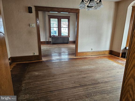 5th image of 152 N Main St