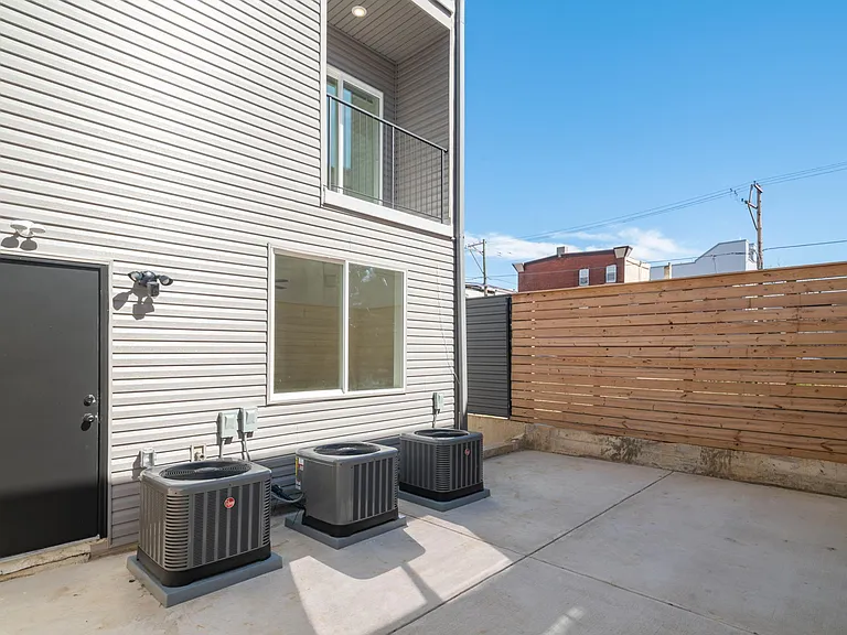 2602 W Oxford St #1 — Photo 27