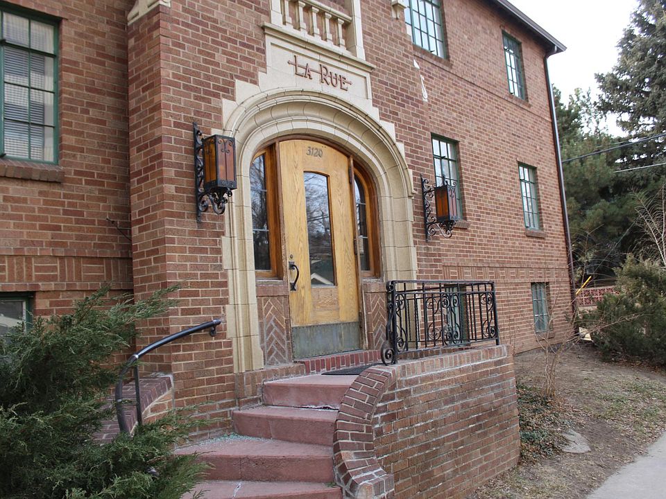 Front entrance at Steele
