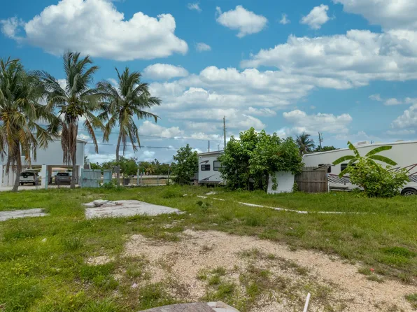 470 W 105th St, Marathon, FL 33050