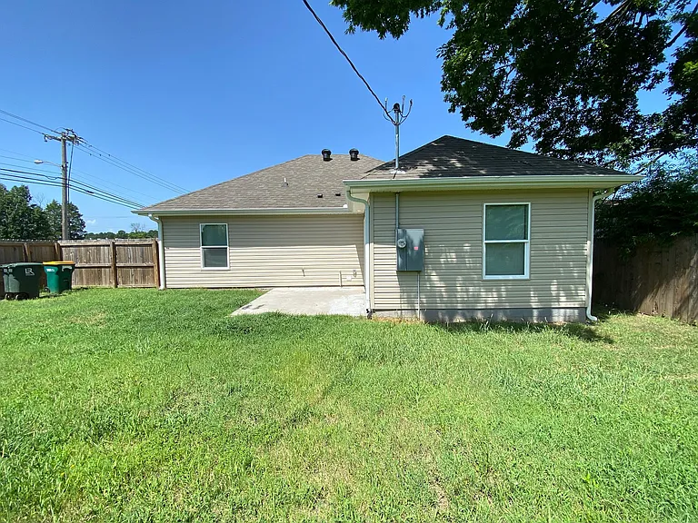 8821 Winston Dr — Photo 14