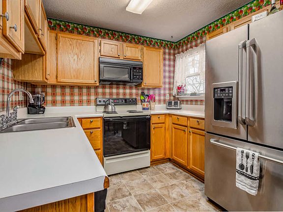 5th image of 111 Vixen Cir APT F