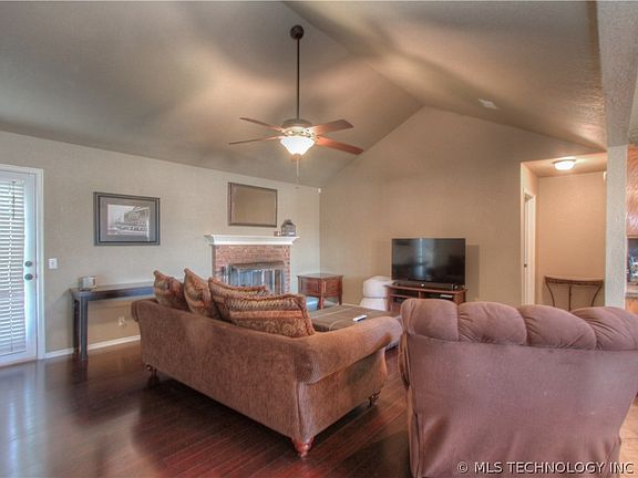3rd image of 14317 S Quince St