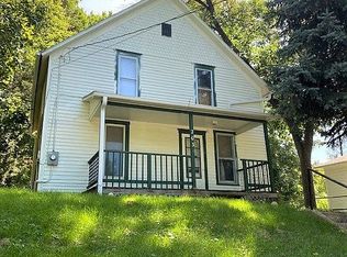 203 Nuckolls St, Glenwood, IA 51534