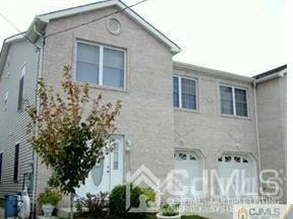 22 N Whittier St #B, Carteret, NJ 07008
