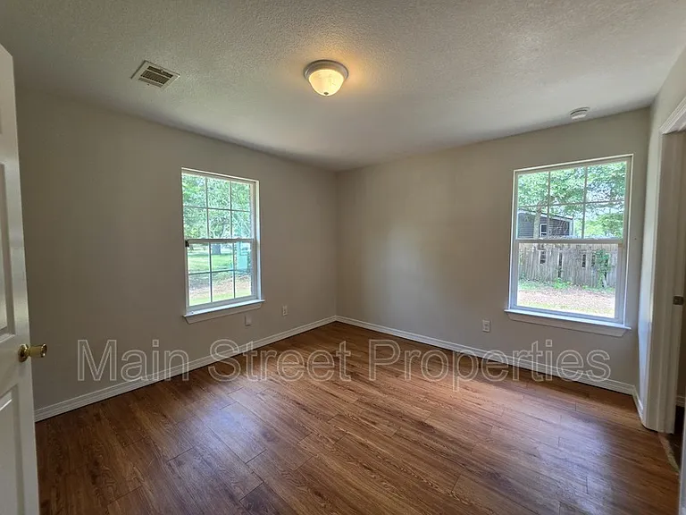 8510 Pond Ave — Photo 6