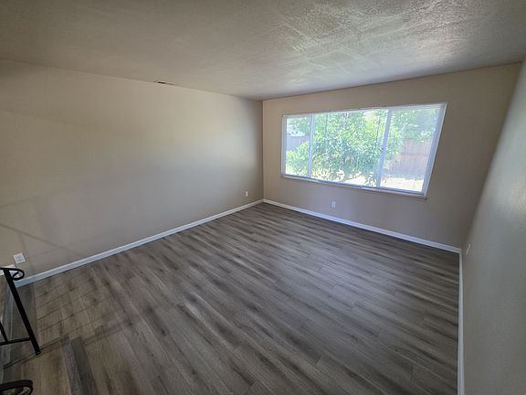 5th image of 9813 Bowie Way