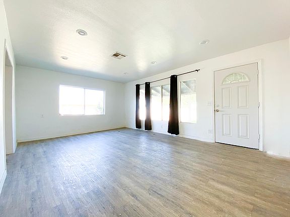 Living Room (front door)
