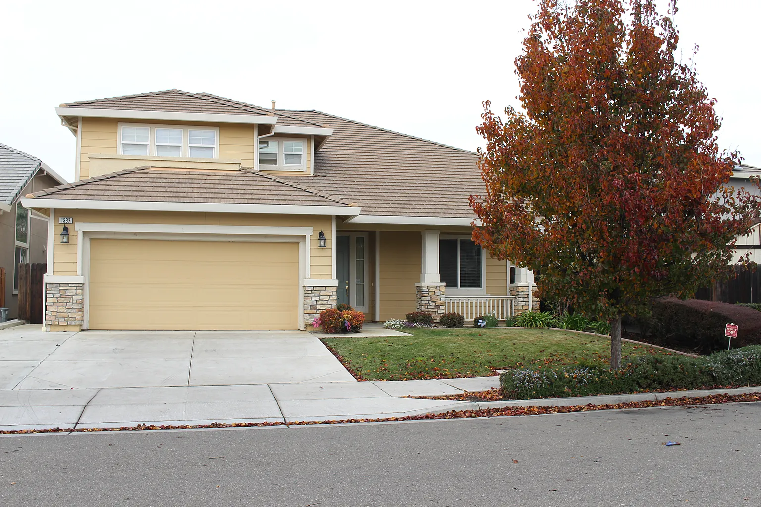 1337 Yosemite Cir photo 1