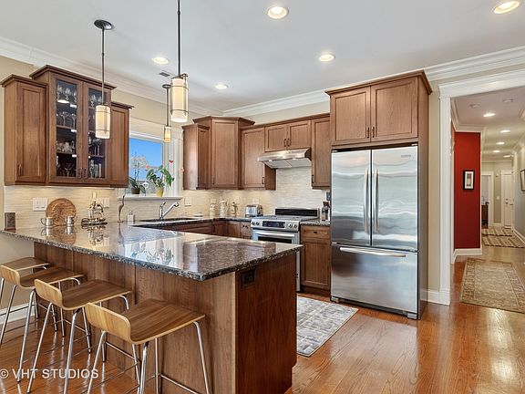 4th image of 5014 N Kenmore Ave APT 3S