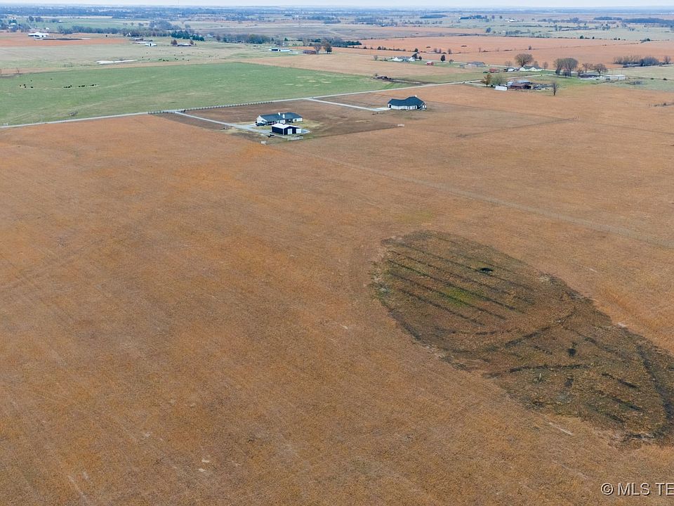 2nd image of 3 W 430th Rd