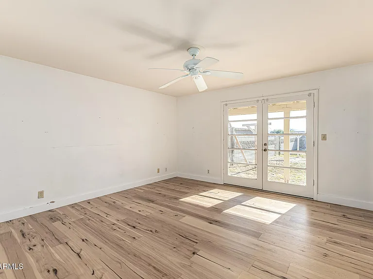 2421 S 221st Ave — Photo 14