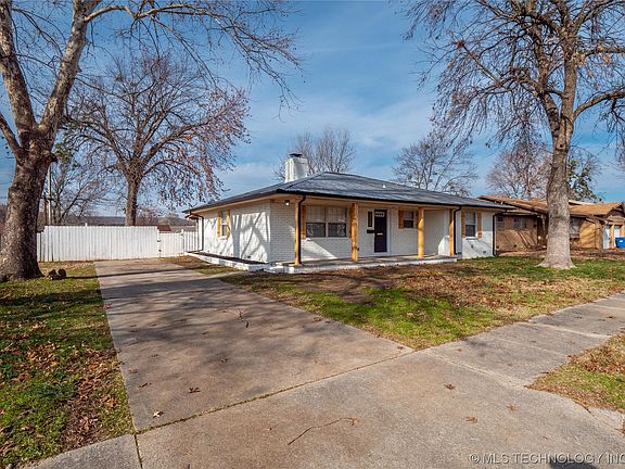 3rd image of 1519 Red Bud Ln