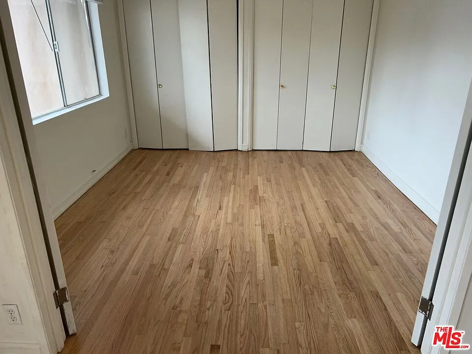 2 bed, 1.0 bath, 1300 sqft, $3,975 — Photo 3
