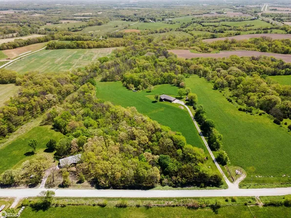2123 Wintergreen Blvd, Lockridge, IA 52635