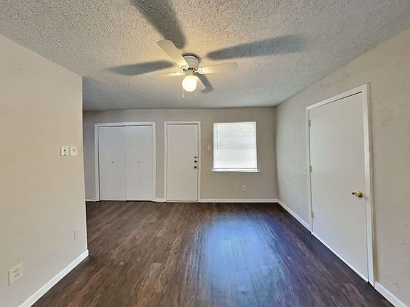 4th image of 2652 Greenland Dr