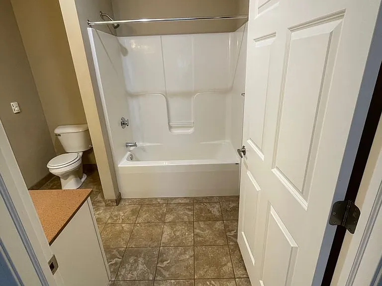 Grasslands Apartments — Photo 7
