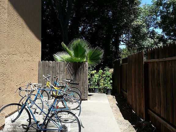 5th image of 1411 Drake Dr #4