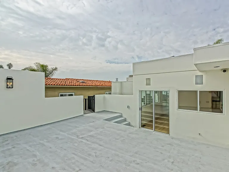 204 N Poinsettia Ave — Photo 4