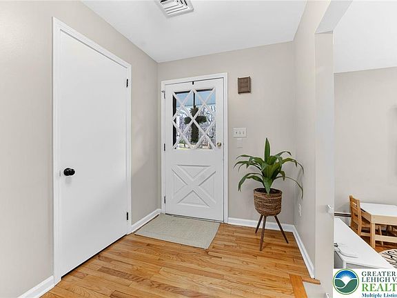 3rd image of 3686 Hickory Hill Rd