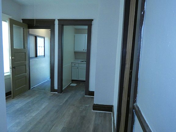 4th image of 2055 W 87th St