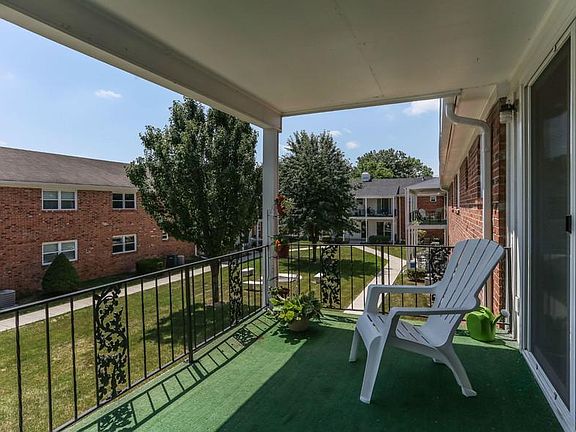 Balcony with courtyard view
