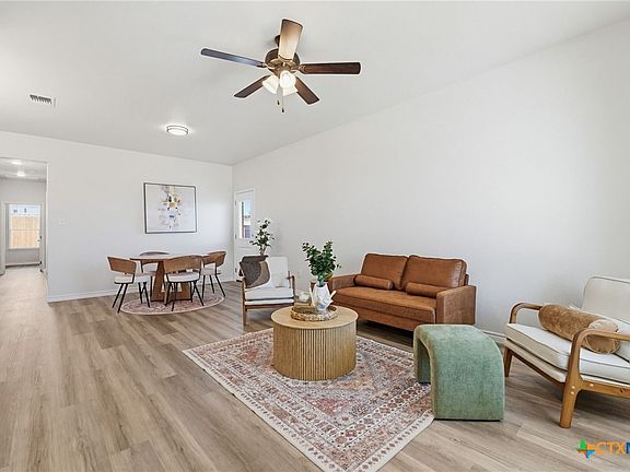 4th image of 504 Adley Ave