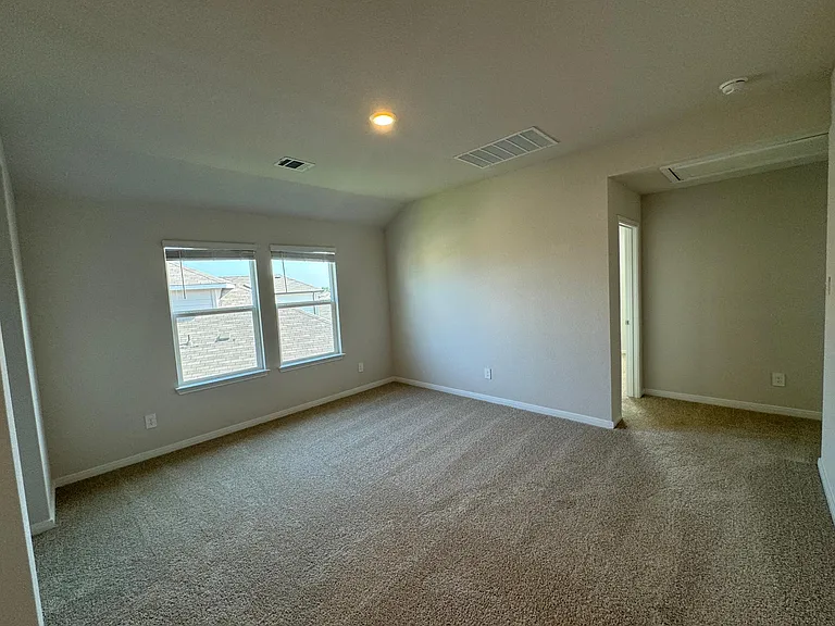 125 Docile Loop — Photo 15