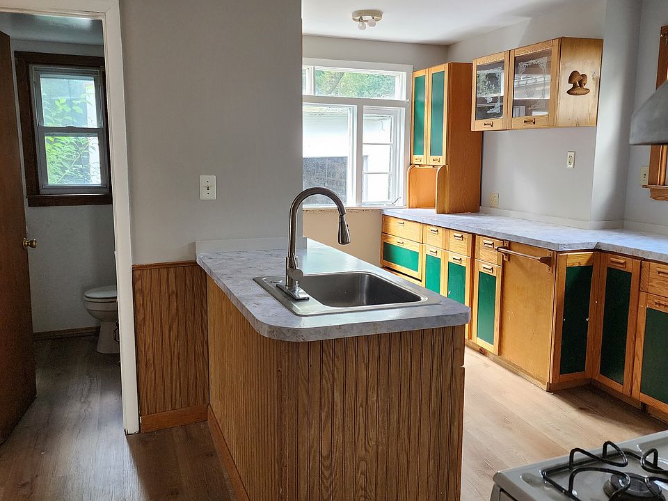 1st image of 704 Monroe St #1