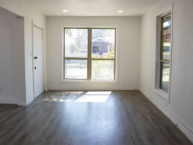 1603 W Laurel — Photo 6