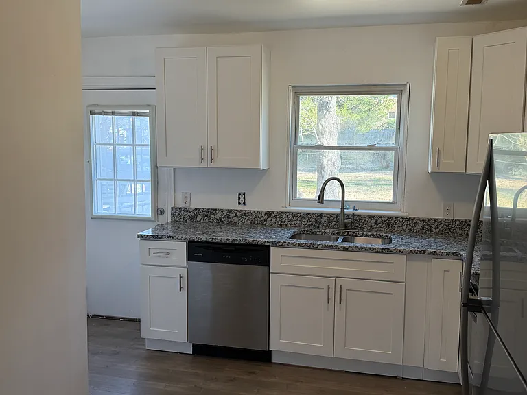1707 Berkeley Ave — Photo 8