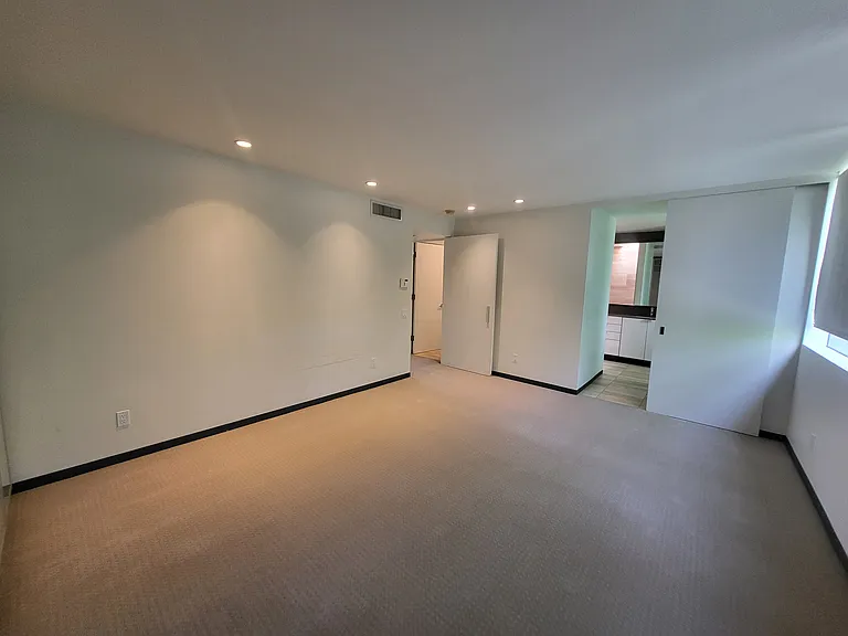 4507 N 12th St #5 — Photo 21