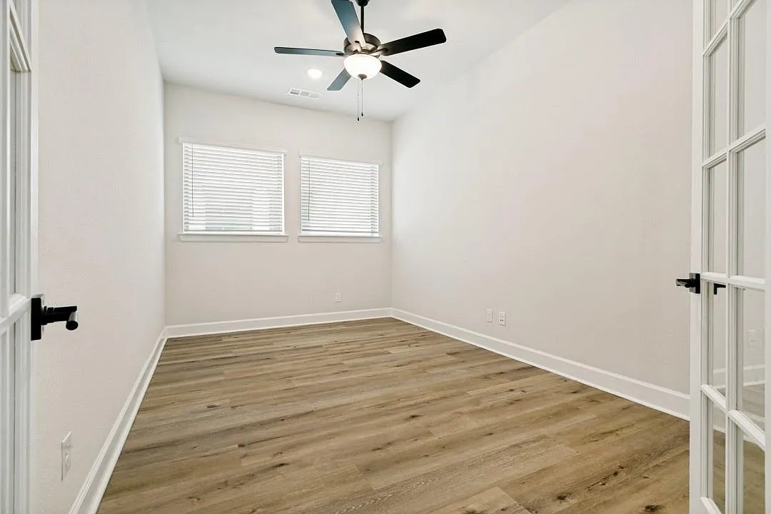 4 bed, 3163 sqft, $3,599 — Photo 2