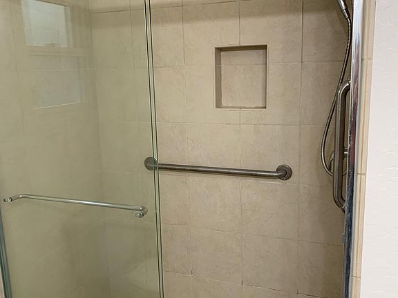 4th image of 2037 Rosswood Dr #2