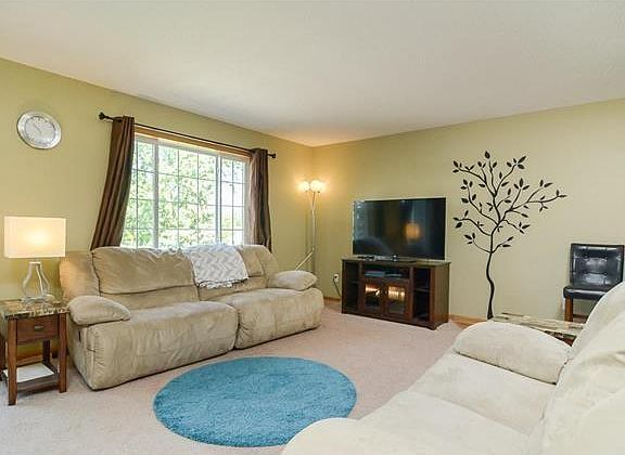 Open & Spacious floor plan.