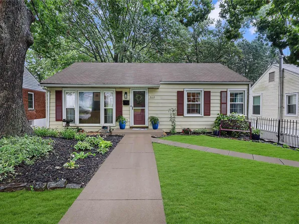 7117 Circleview Dr, Saint Louis, MO 63123